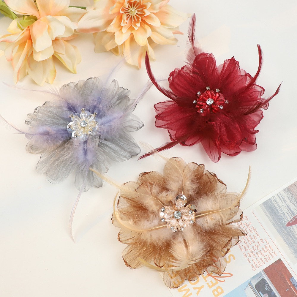 Crystal Mesh Fabric - Broches de Plumas y Flores Hechos